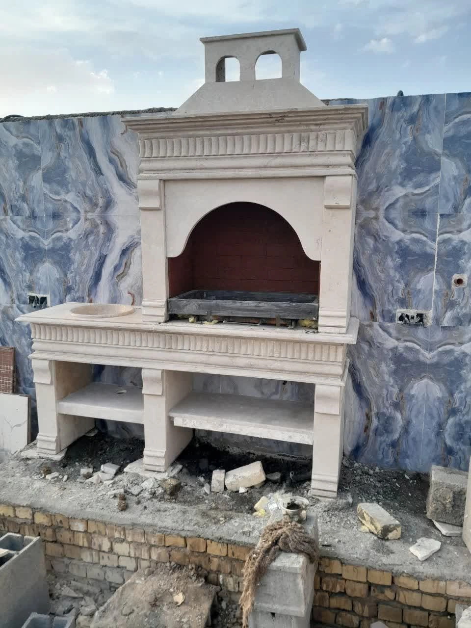 باربیکیو سنگی روشویی دار طرح مدادی